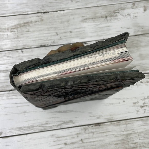 VAMPIRES JOURNAL 2000 rubber 3D blank  pages with designs rare - Picture 8 of 8